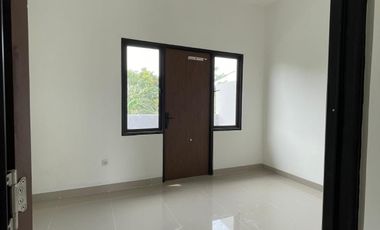 SUPER COZY RUMAH MEWAH SIAP HUNI 2 CARPOT! BEBAS BANJIR