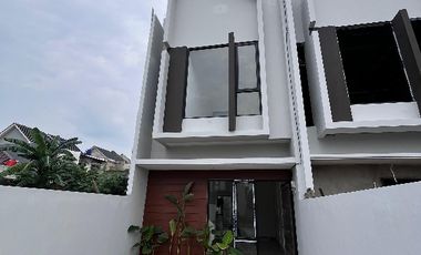 SUPER COZY RUMAH MEWAH SIAP HUNI 2 CARPOT! BEBAS BANJIR