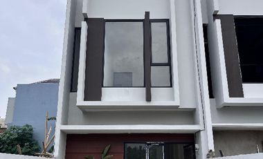 SUPER COZY RUMAH MEWAH SIAP HUNI 2 CARPOT! BEBAS BANJIR