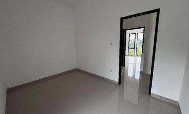 Rumah Mewah 2 Lantai Siap Huni! 2 Carpot Akses Premium Bebas Banjir