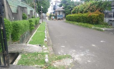 Disewakan rumah rapi di tosiga, kebon jeruk Jakbar