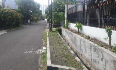 Disewakan rumah rapi di tosiga, kebon jeruk Jakbar