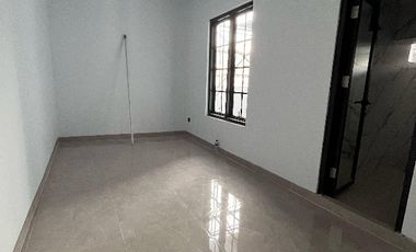RUMAH Mewah 2 lantai Siap Huni! Akses premium Bebas banjir