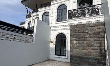 RUMAH Mewah 2 lantai Siap Huni! Akses premium Bebas banjir