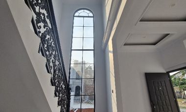 Rumah Mewah Sultan Siap Huni! Bebas banjir Akses Premium