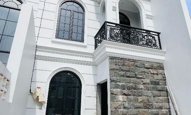 Rumah Mewah Sultan Siap Huni! Bebas banjir Akses Premium