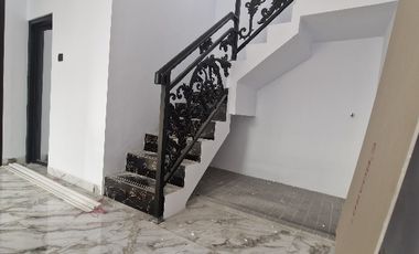 Rumah Mewah Sultan Siap Huni! Bebas banjir Akses Premium