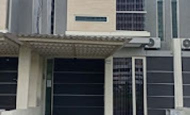 0663 - Disewakan Rumah Green Garden Regency Gresik 2 Lantai Furnished