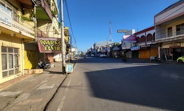 RUMAH VINTAGE DI POROS SUNGGUMINASA