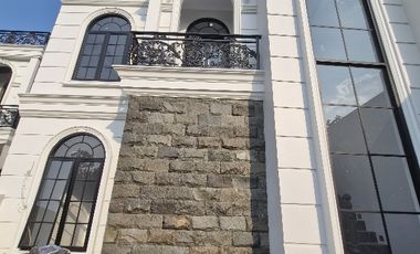 Rumah Mewah 2 Lantai Dkt LRT &Tol! Akses Premium