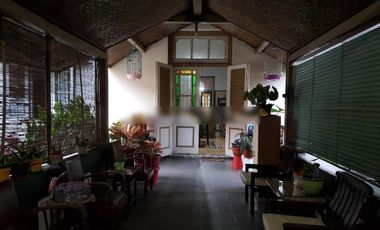 Rumah Mewah Desain Kolonial Hitung Tanah Berdiri Sedjak 1921 Full Jati