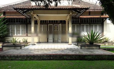 Rumah Mewah Desain Kolonial Hitung Tanah Berdiri Sedjak 1921 Full Jati