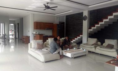 Dijual Cepat Rumah MURAH 2 Lantai di Kota Mataram