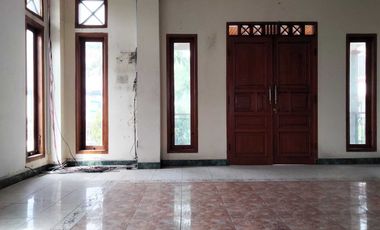 Jual bangunan kantor di jl Ringroad selatan sewon bantul yogyakarta