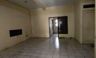 DISEWAKAN RUMAH DEKAT MASJID SIAP HUNI DI BUKIT GOLF Cibubur