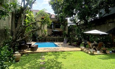 Disewa Rumah Indah Dengan Taman Luas Seperti Resort di Pejaten Barat