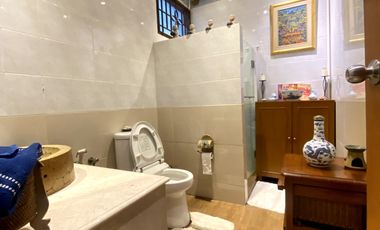 Disewa Rumah Indah Dengan Taman Luas Seperti Resort di Pejaten Barat