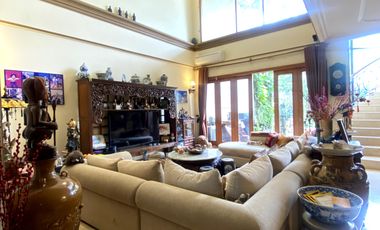 Disewa Rumah Indah Dengan Taman Luas Seperti Resort di Pejaten Barat