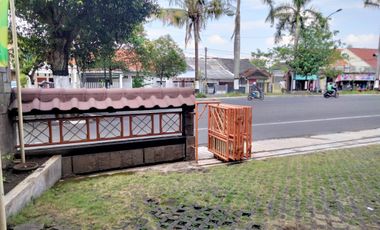 Rumah Kantor KOTABARU Yogyakarta parkir luas Lt 471 m² SHM-IMB