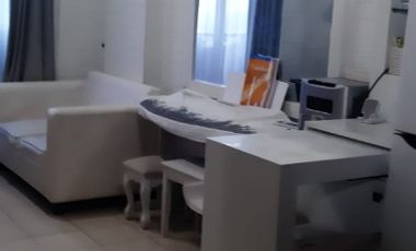 Apartemen sunter park view, 2 bedroom furnished lantai sedang