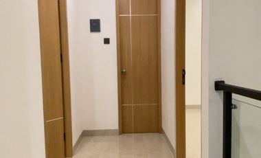 Rumah 2 Lantai Dekat Pintu Toll Sawangan