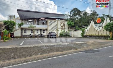 Dijual Villa dan Resto Premium Full Furniture di Jl. Licin Banyuwangi
