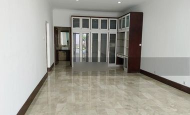 For Rent, luxurious house, strategic, Jl. Dharmawangsa, Kebayoran Baru