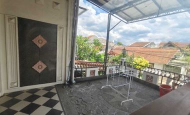 Dijual Rumah Lama Terawat Di Area Suryalaya Rajamantri Buah batu