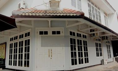 Dijual Rumah Cipete Selatan, terawat, dekat jalan besar