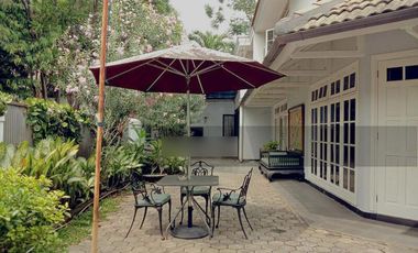 Dijual Rumah Cipete Selatan, terawat, dekat jalan besar