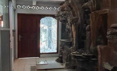 DIJUAL CEPAT TANAH DAN BANGUNAN DI TENGAH KOTA MADIUN