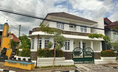 Dikontrakkan Rumah besar dan mewah di seputaran Condong catur
