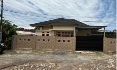 Disewakan Rumah Demang Lebar Daun Palembang Jalan Mesuji, Palembang.