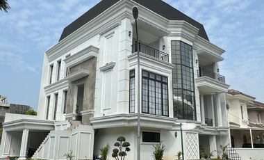 Rumah mewah modern Alam Sutera dengan rooftop