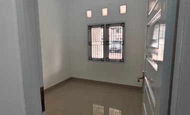 Disewakan Tahunan Hunian Asri Di Perumahan Depok Bersih