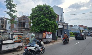 Dijual cepat gedung bekas akademi, lokasi bagus di Cibubur