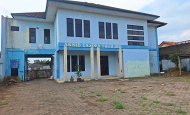 Dijual cepat gedung bekas akademi, lokasi bagus di Cibubur