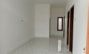 Rumah 1 Lantai 3 menit ke Terminal Madiun