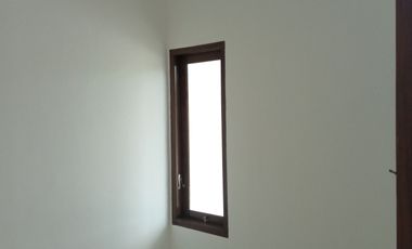 Rumah 1 Lantai 3 menit ke Terminal Madiun