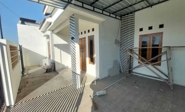 Rumah Baru Solo Kota Gress Siap Huni SHM 90m² Laweyan