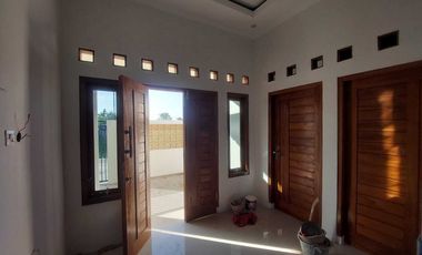 Rumah Baru Solo Kota Gress Siap Huni SHM 90m² Laweyan