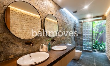 Vila Baru Yang Cantik Tiga Kamar Tidur Di Kompleks Tepi Pantai Sanur