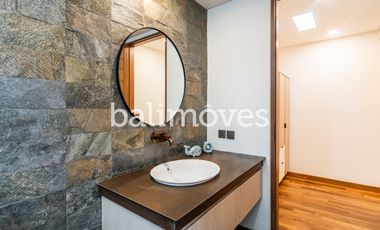 Vila Baru Yang Cantik Tiga Kamar Tidur Di Kompleks Tepi Pantai Sanur