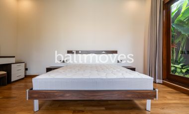 Vila Baru Yang Cantik Tiga Kamar Tidur Di Kompleks Tepi Pantai Sanur