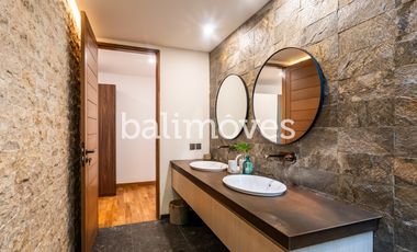 Vila Baru Yang Cantik Tiga Kamar Tidur Di Kompleks Tepi Pantai Sanur