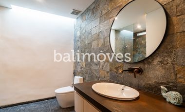 Vila Baru Yang Cantik Tiga Kamar Tidur Di Kompleks Tepi Pantai Sanur