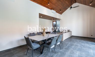 Vila Baru Yang Cantik Tiga Kamar Tidur Di Kompleks Tepi Pantai Sanur