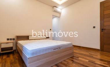 Vila Baru Yang Cantik Tiga Kamar Tidur Di Kompleks Tepi Pantai Sanur