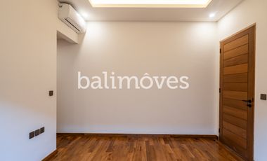 Vila Baru Yang Cantik Tiga Kamar Tidur Di Kompleks Tepi Pantai Sanur