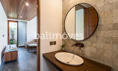 Vila Baru Yang Cantik Tiga Kamar Tidur Di Kompleks Tepi Pantai Sanur